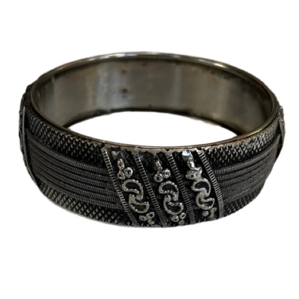 None matching bangle